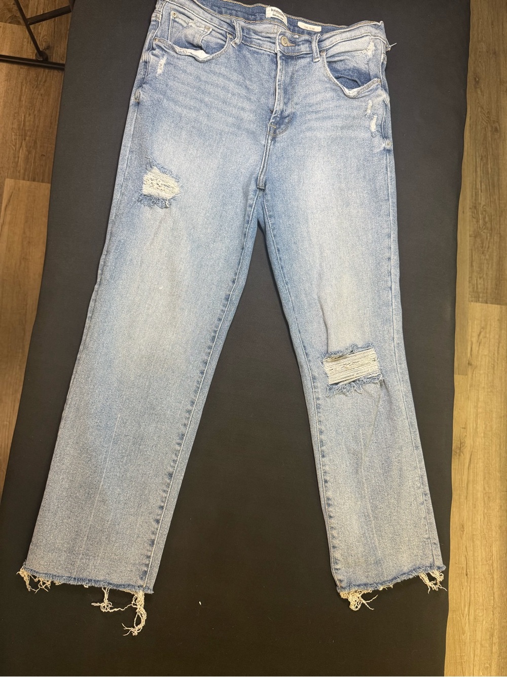 Kensie Light Wash Straight Leg Jeans with Raw Fray Hem - Picture 2 of 5